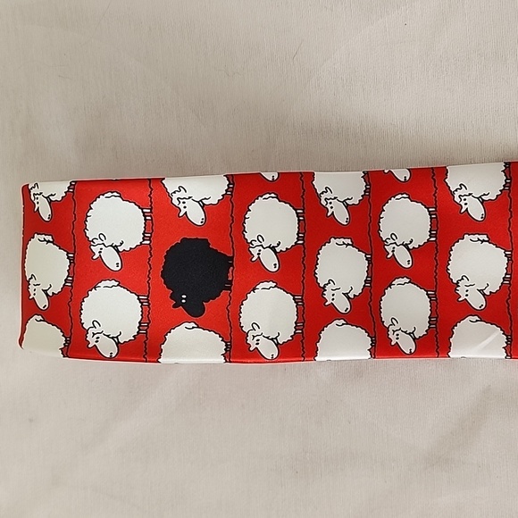 Kai Long Fun Novelty Print Black Sheep Red Handmade Silk Tie (O15) - Picture 3 of 7